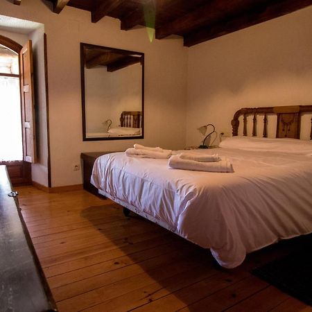 La Casa Del Abuelo Guest House Hoyos del Espino Luaran gambar