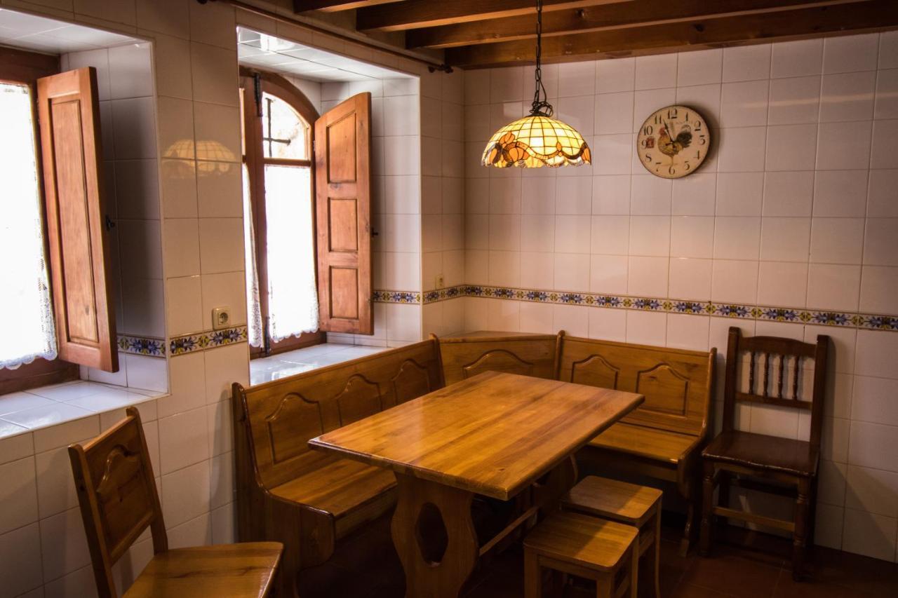 La Casa Del Abuelo Guest House Hoyos del Espino Luaran gambar